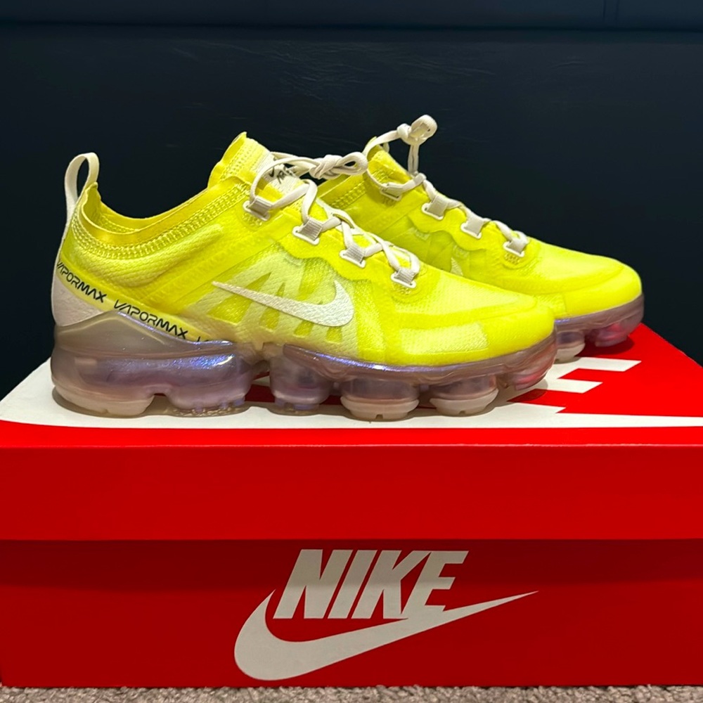 NIKE Vapormax BRAND NEW Women’s 6.5